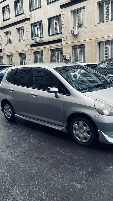 лодка на машину: Honda Fit: 2003 г., 1.5 л, Вариатор, Бензин, Хэтчбэк — 5