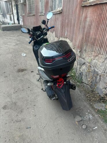 купить шлем для скутера бу: Макси-скутер 180 куб. см, Бензин, Б/у — 3