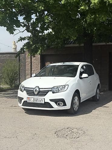 Renault Sandero: 2019 г., 1.6 л, Автомат, Бензин, Хетчбек