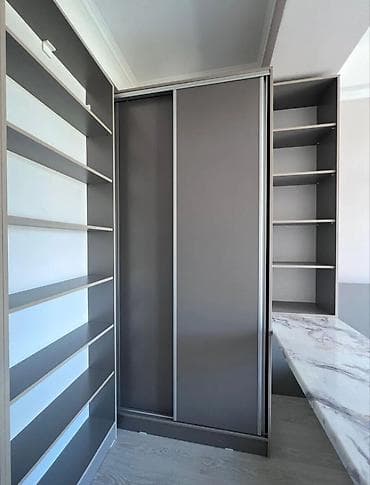 кыргыз недвижимости: 3 бөлмө, Риелтор, Толугу менен эмереги бар — 4