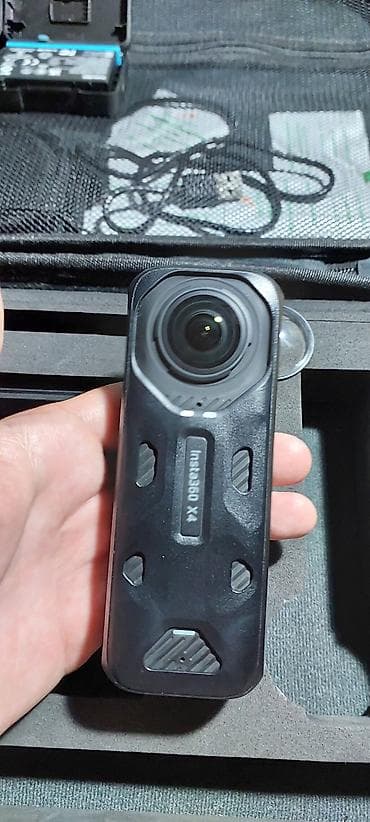 купить виар очки: Insta360 X4 — 8K 360 Action Cam Продаю вместе со штативом,чехлом,2 — 1
