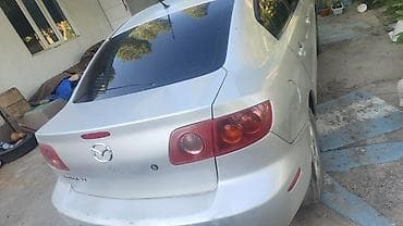 Унаа сатуу: Mazda 3: 2004 г., 2 л, Кол менен иштөөчү, Бензин, Седан — 2