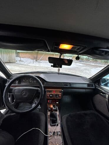 мерс под ешка: Mercedes-Benz E-Class: 1993 г., 3.2 л, Механика, Бензин, Универсал — 7