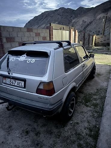 самые дешёвые авто: Volkswagen Golf: 1987 г., 1.8 л, Хэтчбэк — 3