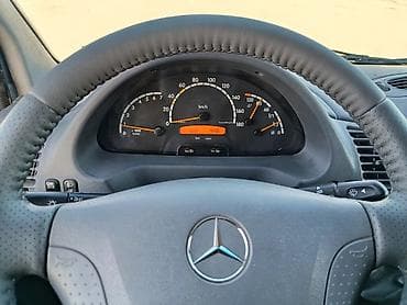 двигатель спринтер: Mercedes-Benz Sprinter — белый пассажирский микроавтобус короткой — 6