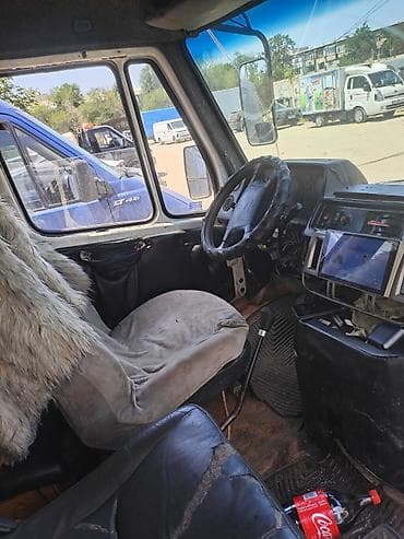 Mercedes-Benz T1: 1991 г., 2.9 л, Van — 6
