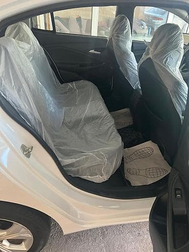 bmw r18: Chevrolet Onix: 2020 г., Бензин, Седан — 9