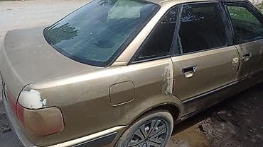 12 220: Audi 80: 1992 г., 2 л, Механика, Бензин, Седан — 3