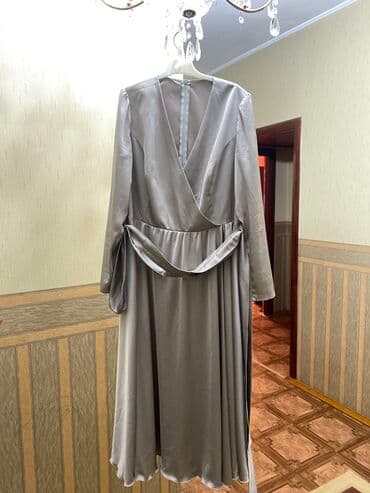 платье с запахом большого размера: Вечернее платье на запах. Спереди разрез. С поясом. Ткань шелк размер — 2