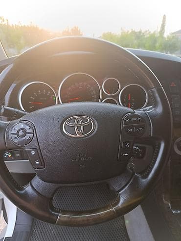 тойота 7 мест внедорожник: Toyota Sequoia: 2008 г., 5.7 л, Газ, Внедорожник — 9