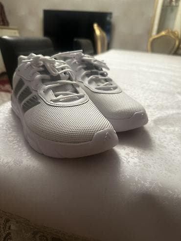 Мырзалардын бут кийими: Эркектердин кроссовкасы, 41, Adidas, Жаңы, түсү - Ак — 1