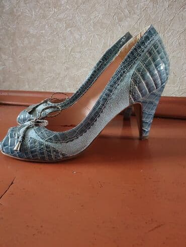 Атайын кийим: Туфли итальянские, размер 38 (маломерят), высота каблука 6 см., очень — 8