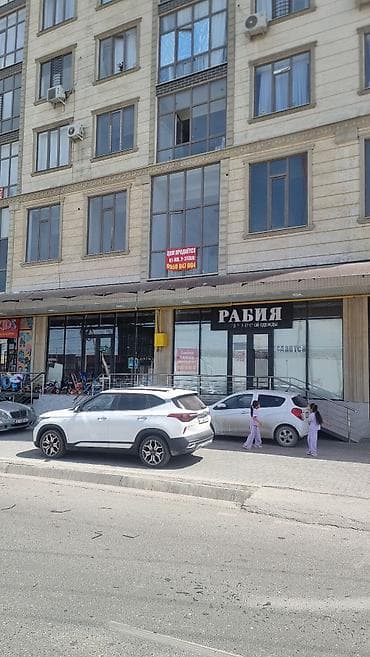 пальто цех: Сдается торговое помещение на первом этаже в фасадной линии — 1