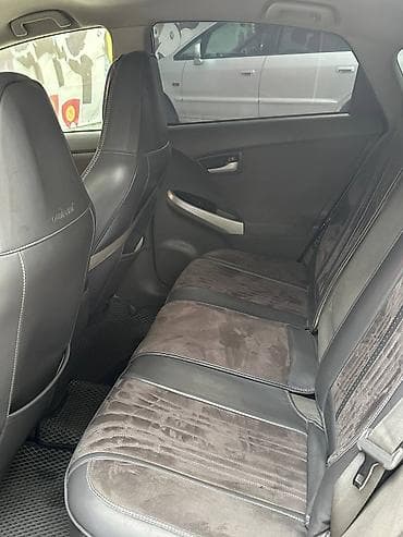 shevrole volt: Toyota Prius: 2011 г., Автомат, Гибрид, Хэтчбэк — 1