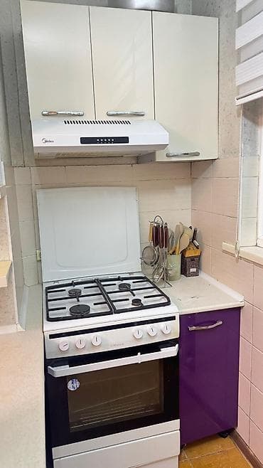 Газовая плита Hansa с духовкой + кухонная вытяжка. торг при осмотре