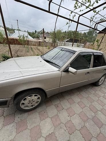 машина мерс с: Mercedes-Benz W124: 1993 г., 2 л, Механика, Бензин, Седан — 10