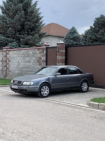 Audi A6: 1995 г., 2.6 л, Механика, Газ, Седан
