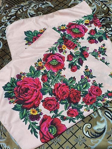 Зер буюмдар: Моюн орогуч, Жаңы, Аялдарга, түсү - Кызгылт — 1