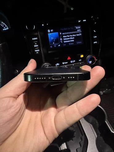 bluetooth keyboard: IPhone 16 Pro, Б/у, 256 ГБ, Space Gray, Наушники, Зарядное устройство, Защитное стекло, В рассрочку, 90 % — 2