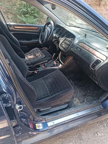 авто сатуу: Honda Accord: 2002 г., 2.2 л, Кол менен иштөөчү, Лифтбек — 1
