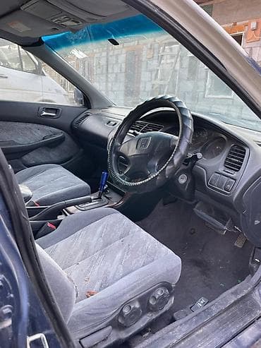 mazda 6 2004: Honda Civic: 1998 г., Седан — 5