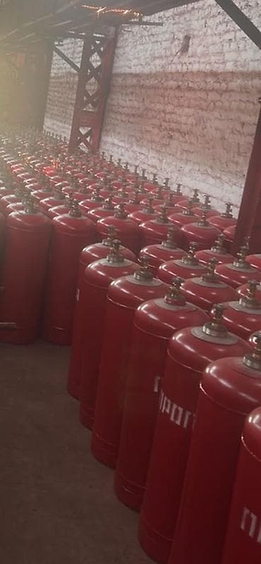 Дом и сад: Баллоны для сжиженного газа (пропан) Описание: - Красные стальные — 4