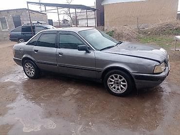 fj cruser: Audi 80: 1992 г., 2 л, Механика, Бензин, Седан — 2