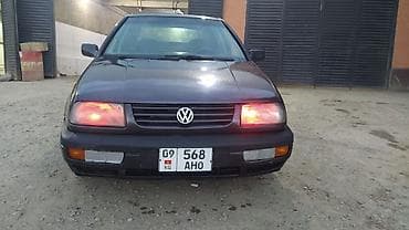 Унаа сатуу: Volkswagen Vento: 1992 г., 1.8 л, Кол менен иштөөчү, Бензин — 2