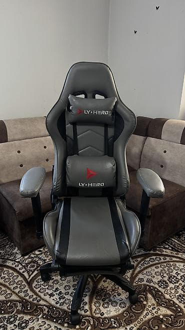 игровое кресло бу: Игровое кресло, Б/у, С колесиками, цвет - Серый, Экокожа — 1