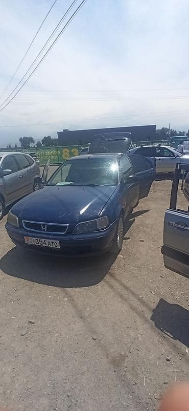 Унаа: Honda Civic: 1998 г., 1.4 л, Кол менен иштөөчү, Бензин, Седан — 1