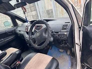 Toyota Noah: 2003 г., Автомат, Бензин, Минивэн