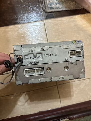 магнитофон на машину: Продаю родной мафон на камри 20-30
все работает — 2