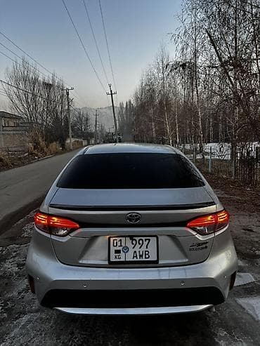 corolla 2016: Toyota Corolla: 2020 г., 1.8 л, Вариатор, Гибрид, Седан — 4