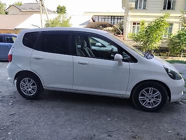 mazda 2000: Honda Fit: 2005 г., 1.3 л, Вариатор, Бензин, Хэтчбэк — 3