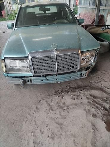 sprinter rex: Mercedes-Benz W124, седан, бирюзовый цвет. Классический кузов с — 3