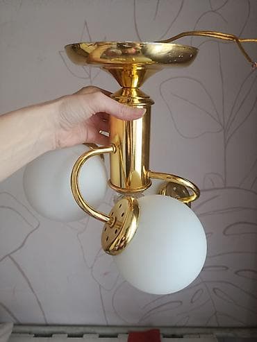 Потолочная люстра с 3 плафонами