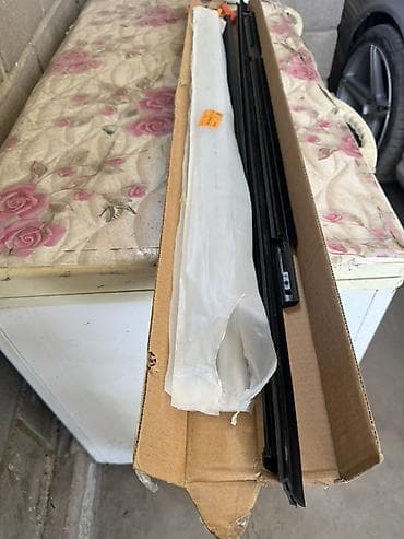 Автохимия: Молдинг стекла Переднее левое Toyota — 2