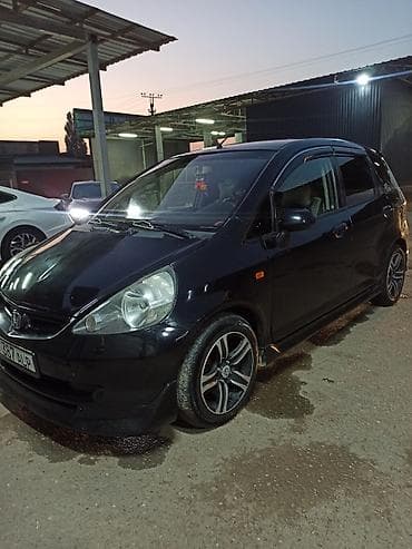 Унаа сатуу: Honda Fit: 2002 г., Кол менен иштөөчү, Бензин, Хетчбек — 2