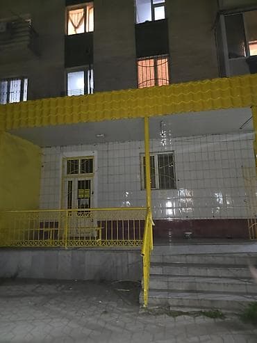 зал: Сдаётся 2х комнатное помещение 30кв.м. под коммерцию/офис на первом — 4