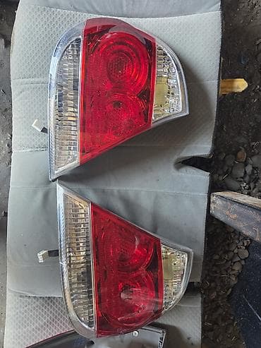 Автозапчасти: Комплект стоп-сигналов Toyota 2005 г., Б/у, Оригинал, Япония — 1