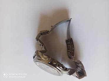 Металлические наручные часы с браслетом - Корпус и браслет из