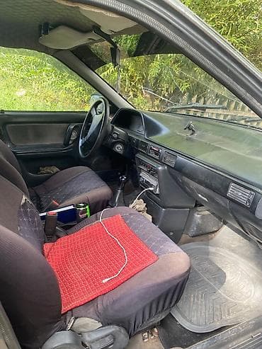 авто жак: Mazda 323: 1989 г., 1.5 л, Кол менен иштөөчү, Бензин, Седан — 6