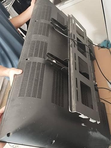 Техника и электроника: Телевизор LG, диагональ около 42–47". Плоская панель, черная рамка. На — 2