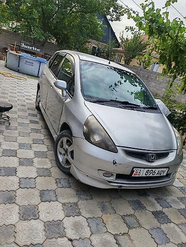 Honda Fit: 2002 г., 1.3 л, Вариатор, Бензин, Хэтчбэк — 3