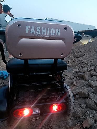 su 7: Электрический трёхколёсный скутер (мотороллер) - Компоновка: 3 — 3