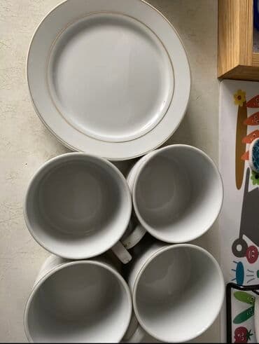 пасуда комплект: Продаю посуду блюдо 3 штуки - 250 с. за одну, набор 4 чашки с — 9