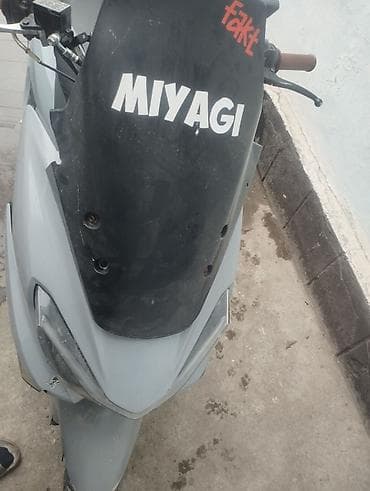 rx 590: Продаю скутер макси 150 кубов на ходу всё работает — 4