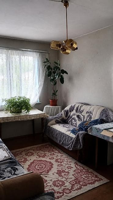 старый баку бишкек: Продам дом: 3 комнаты, кухня также выделена. Планировка: - Три — 1