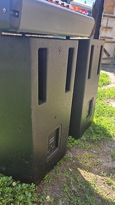 jbl 3: Ушул музыкальный аппаратура сатылат. 2штук 15ка калонка. Динамиктери — 3