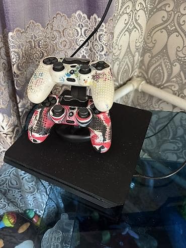 z fold 6: Игровая приставка Sony PlayStation 4 Slim с двумя геймпадами DualShock — 1